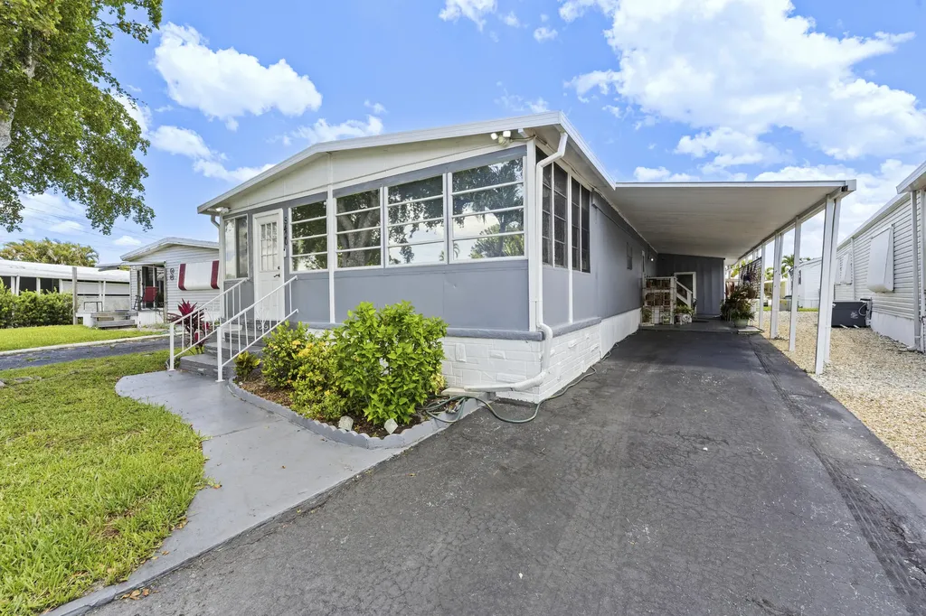 5420 SW Hiacinth Court Fort Lauderdale FL 33312
