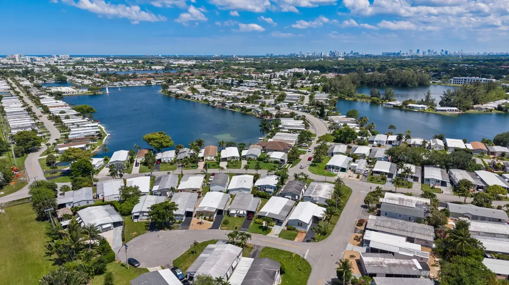 5420 SW Hiacinth Court Fort Lauderdale FL 33312
