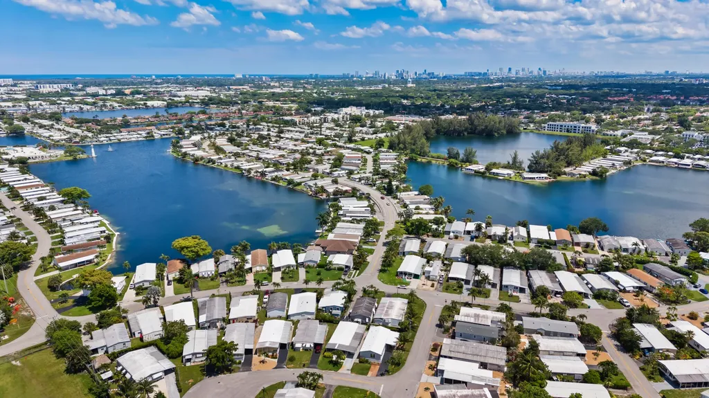 5420 SW Hiacinth Court Fort Lauderdale FL 33312