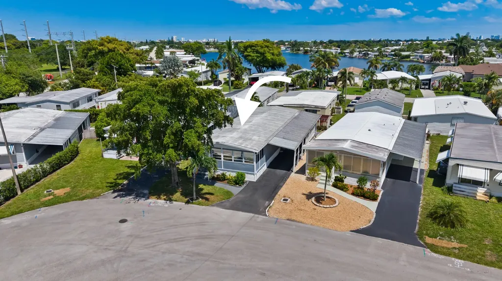 5420 SW Hiacinth Court Fort Lauderdale FL 33312