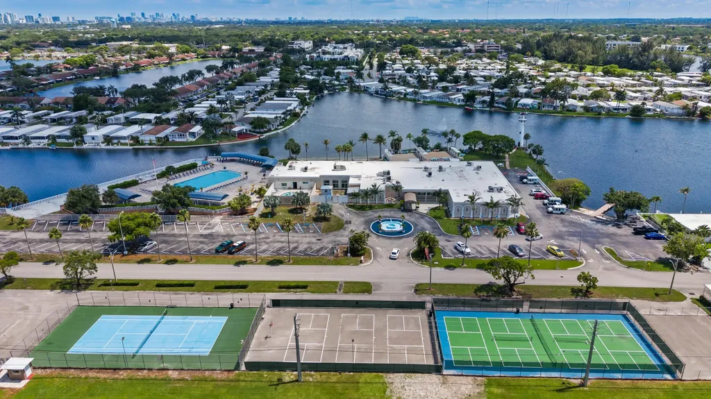5420 SW Hiacinth Court Fort Lauderdale FL 33312