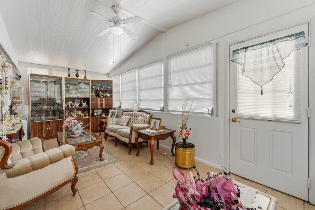 5420 SW Hiacinth Court Fort Lauderdale FL 33312