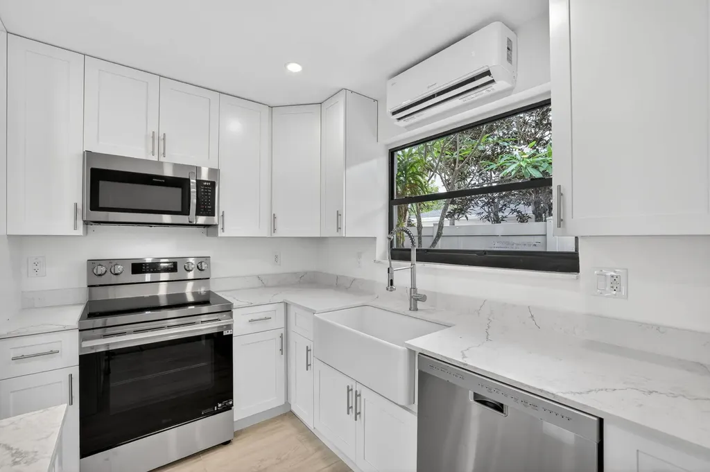 1403 NE 13th Street Fort Lauderdale FL 33304