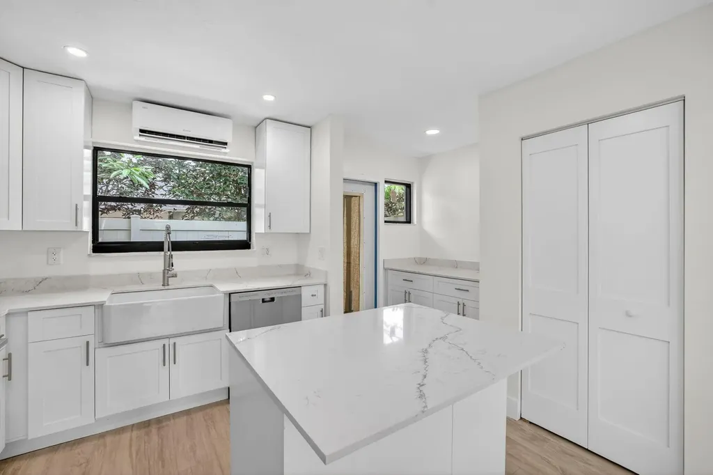 1403 NE 13th Street Fort Lauderdale FL 33304