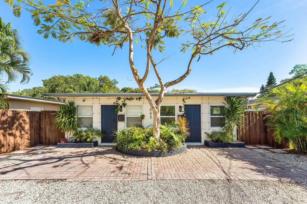 1545 NE 32nd Street Oakland Park FL 33334