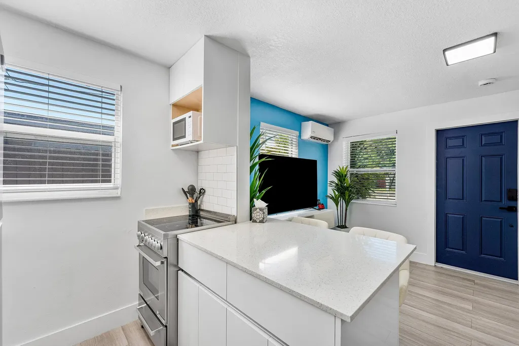 1545 NE 32nd Street Oakland Park FL 33334