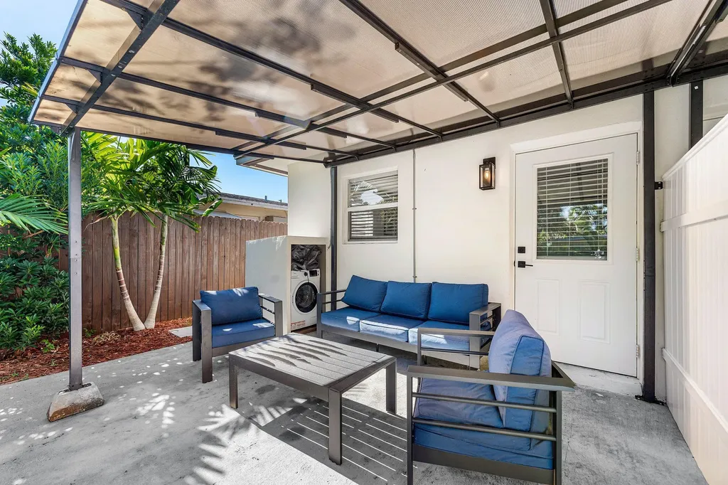 1545 NE 32nd Street Oakland Park FL 33334