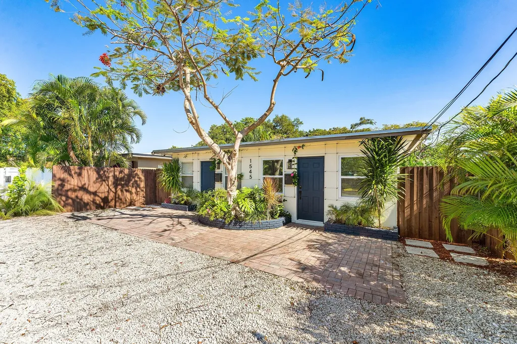1545 NE 32nd Street Oakland Park FL 33334