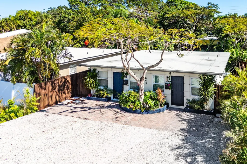 1545 NE 32nd Street Oakland Park FL 33334