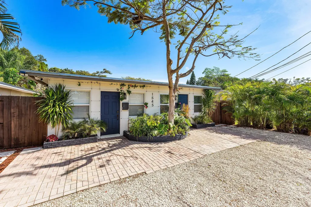 1545 NE 32nd Street Oakland Park FL 33334