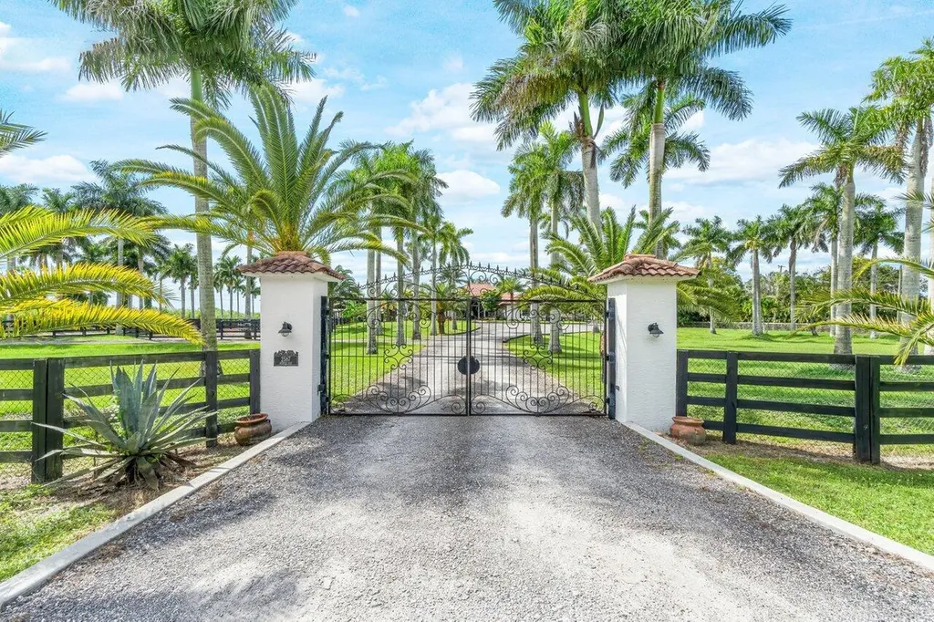 2587 Skipiks Way Wellington FL 33470