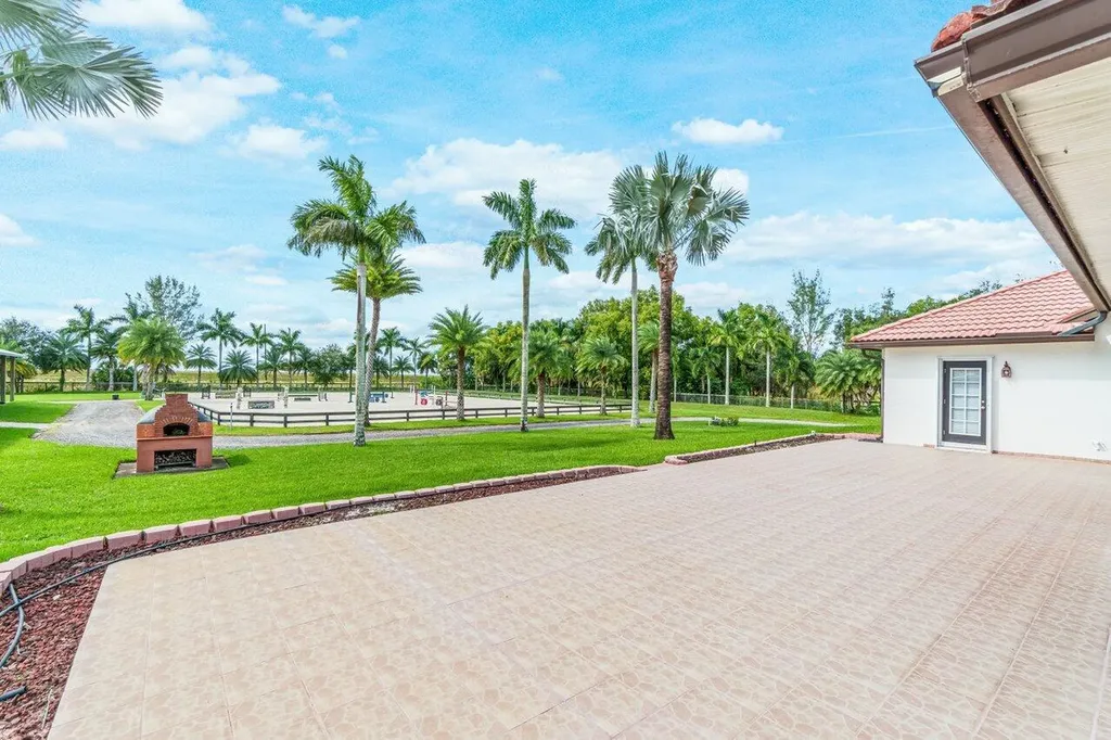 2587 Skipiks Way Wellington FL 33470