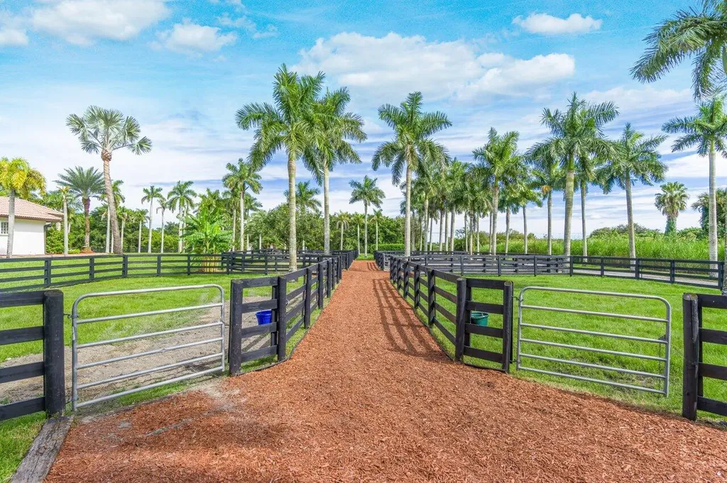 2587 Skipiks Way Wellington FL 33470