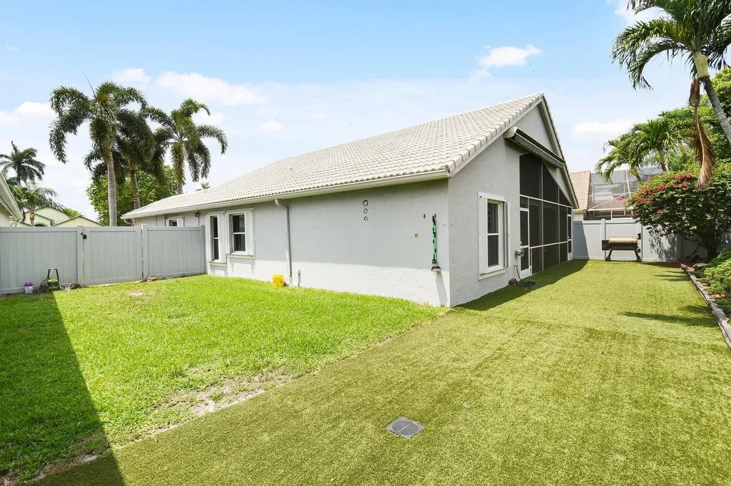 1644 Oak Berry Circle Wellington FL 33414