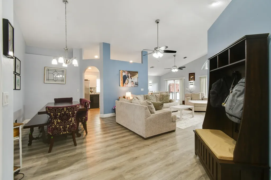 1644 Oak Berry Circle Wellington FL 33414