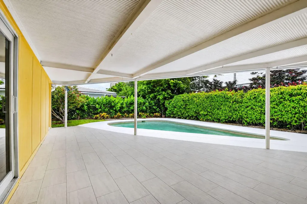 1221 Singer Drive Singer Island FL 33404