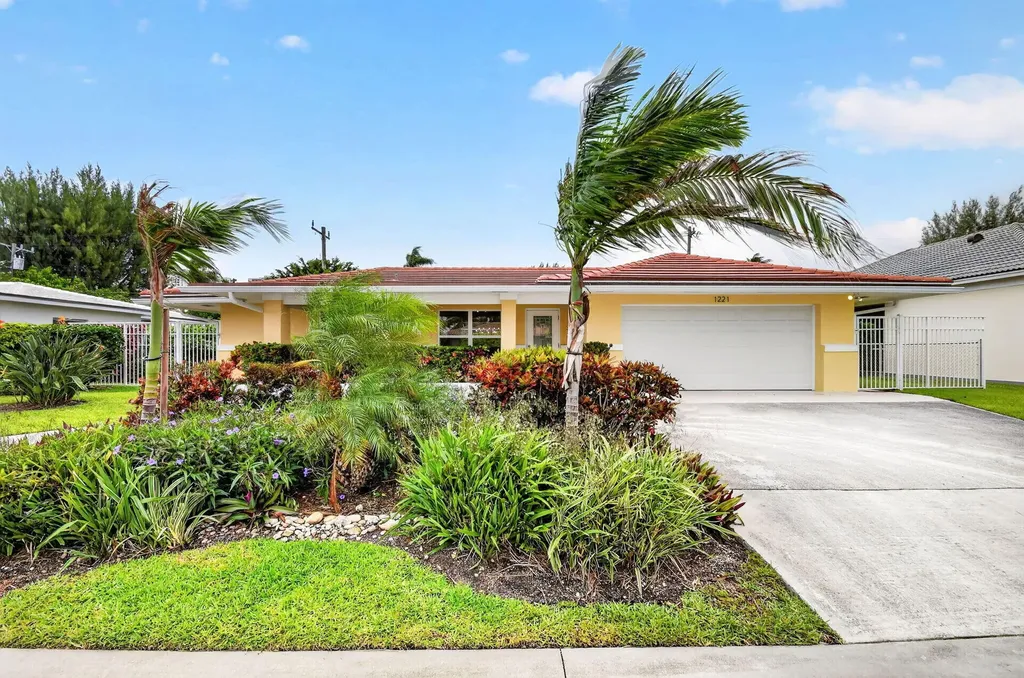 1221 Singer Drive Singer Island FL 33404