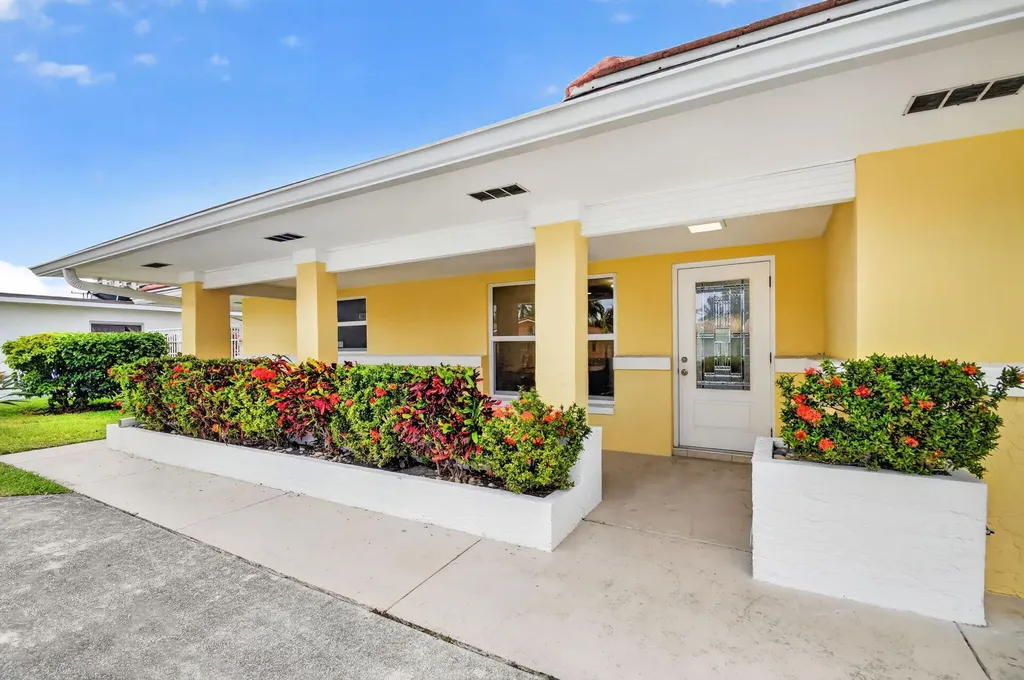 1221 Singer Drive Singer Island FL 33404