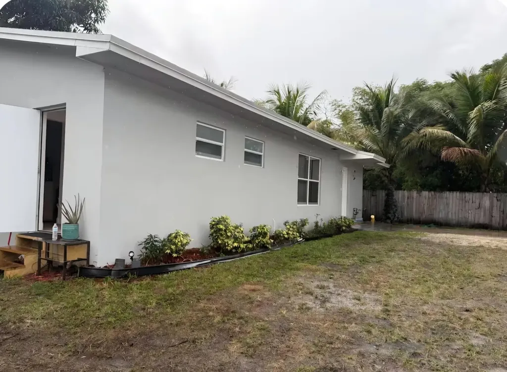 2452 Madison Street Hollywood FL 33020