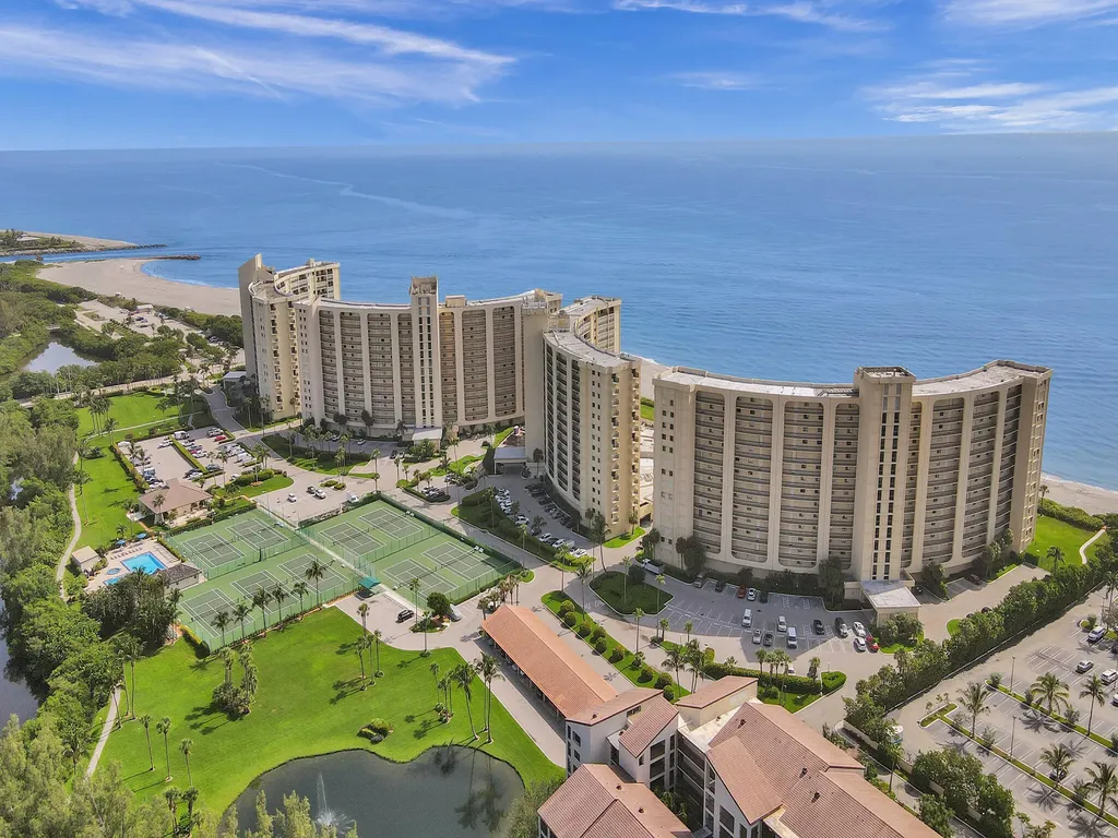 200 Ocean Trail Way Jupiter FL 33477