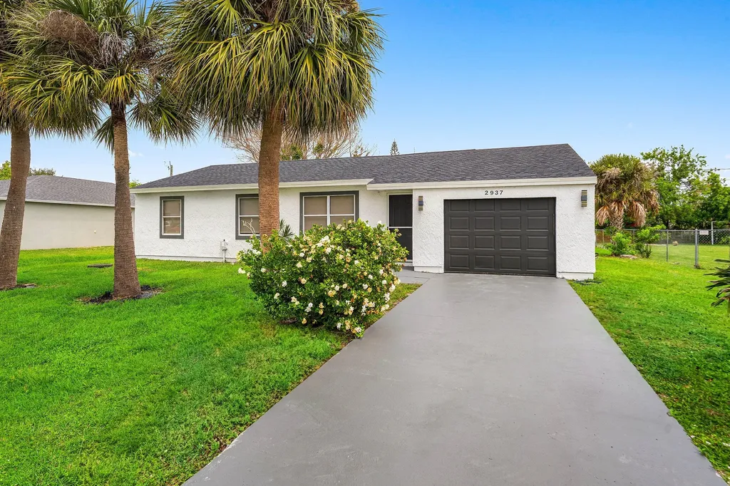 2937 SE Ironton Avenue Port St Lucie FL 34952