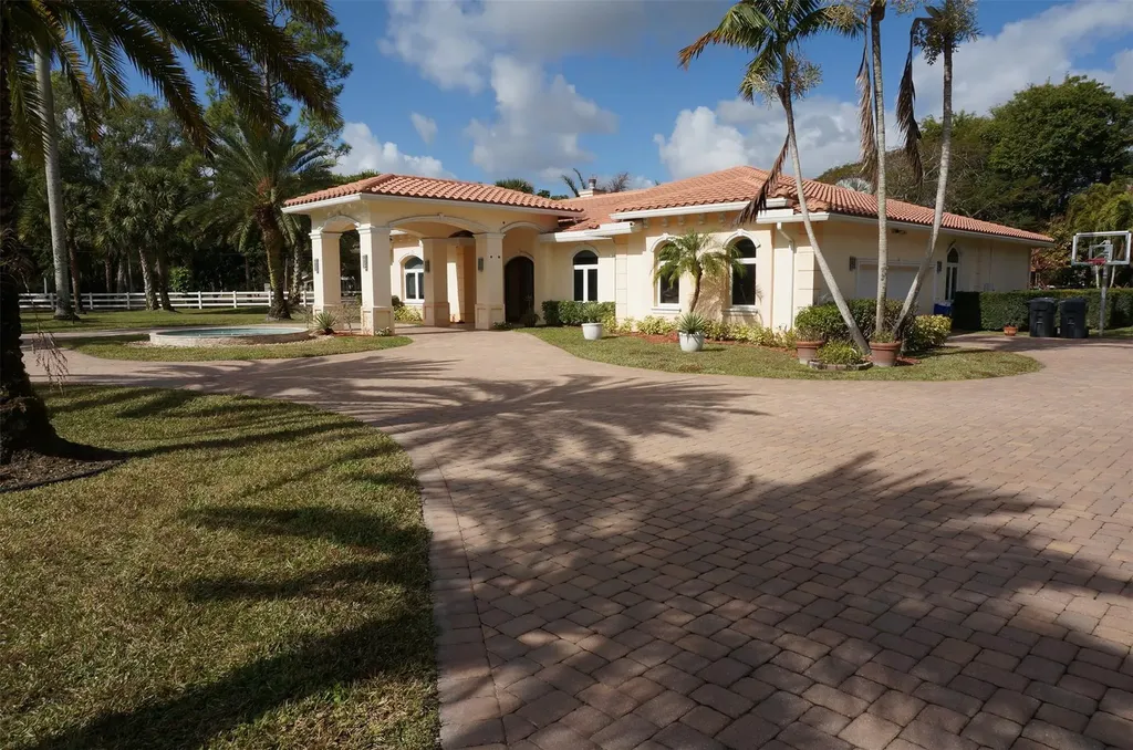 650 E Rambling Drive Wellington FL 33414