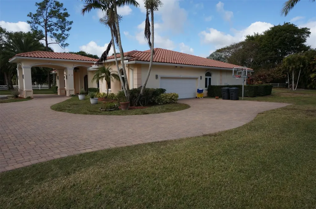 650 E Rambling Drive Wellington FL 33414