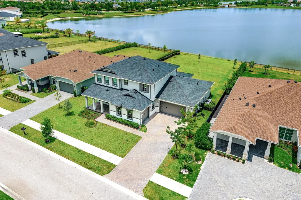 655 Hookline Circle Loxahatchee FL 33470