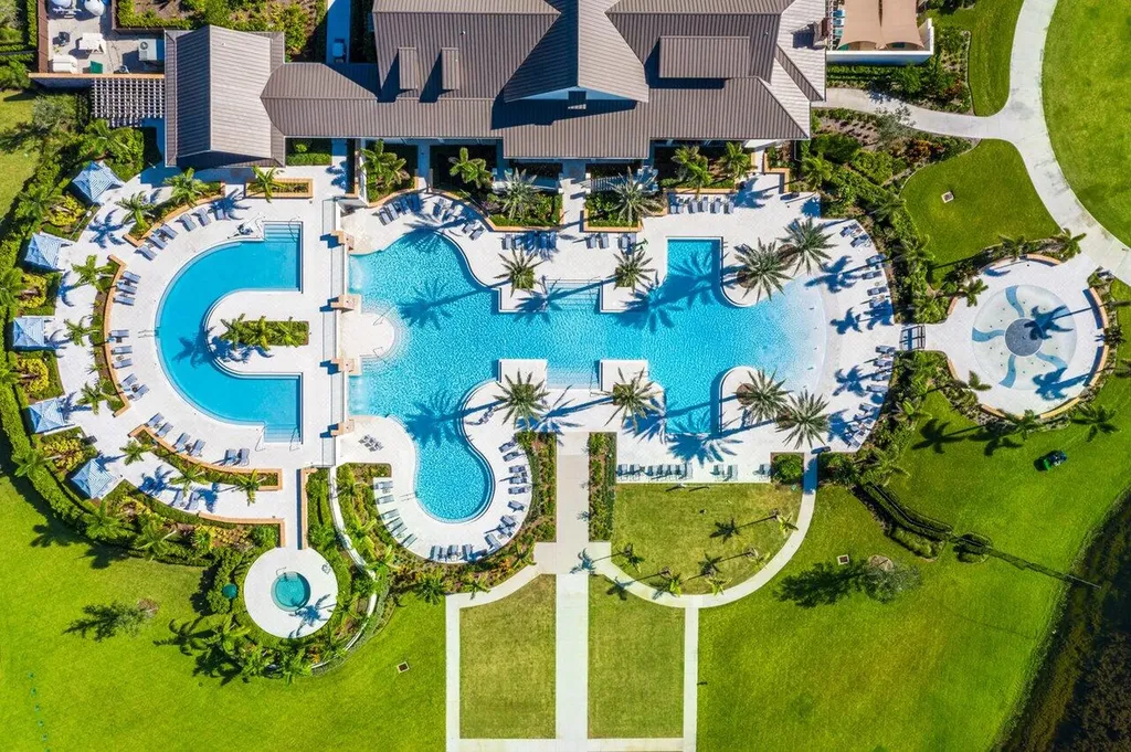 655 Hookline Circle Loxahatchee FL 33470