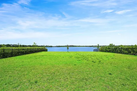 655 Hookline Circle Loxahatchee FL 33470