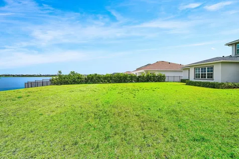 655 Hookline Circle Loxahatchee FL 33470