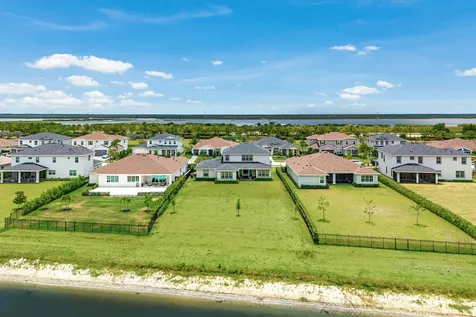 655 Hookline Circle Loxahatchee FL 33470