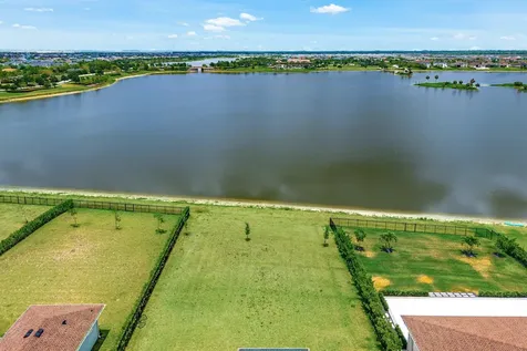 655 Hookline Circle Loxahatchee FL 33470