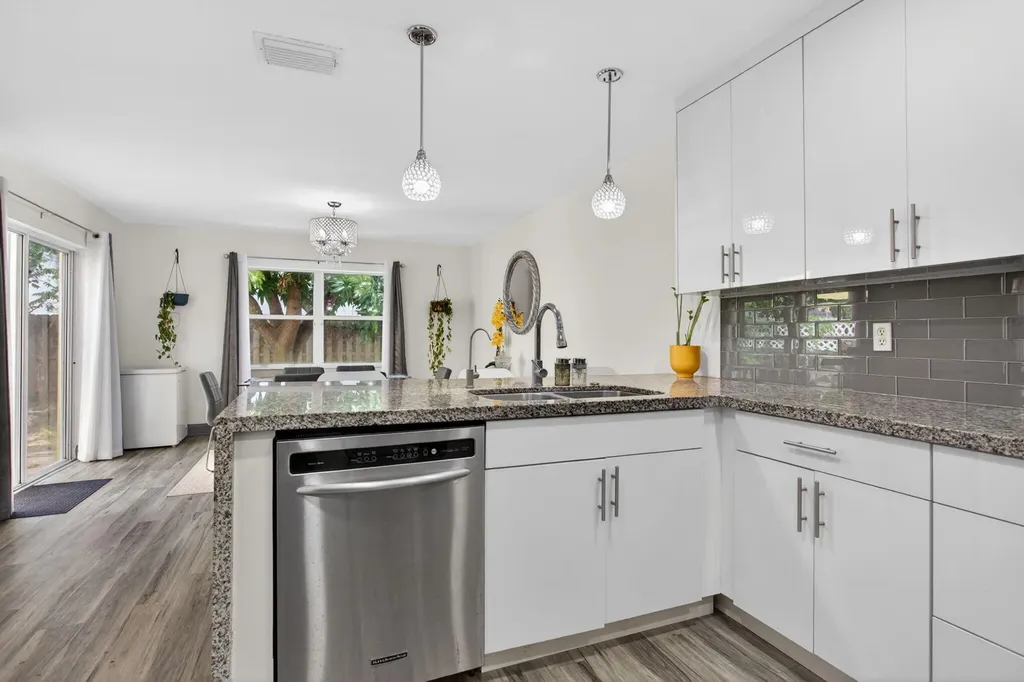 4131 Eastridge Circle Pompano Beach FL 33064