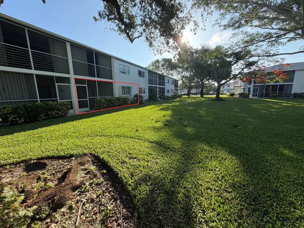 9 Westwood Avenue Tequesta FL 33469