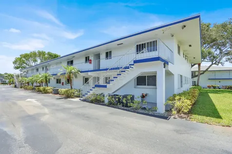 9 Westwood Avenue Tequesta FL 33469