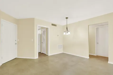 9 Westwood Avenue Tequesta FL 33469