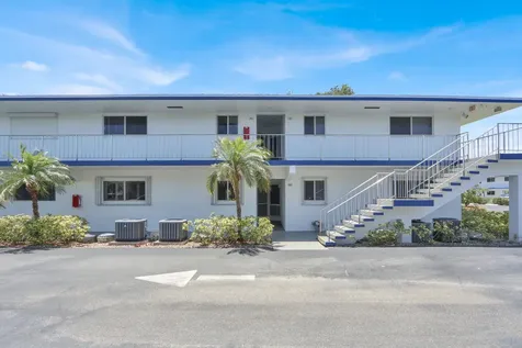 9 Westwood Avenue Tequesta FL 33469