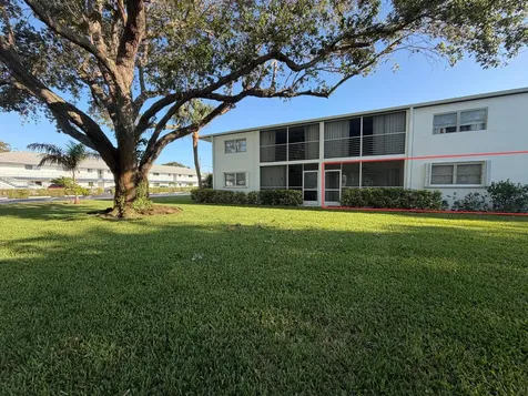 9 Westwood Avenue Tequesta FL 33469