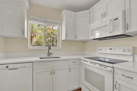 9 Westwood Avenue Tequesta FL 33469
