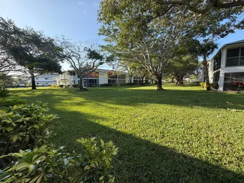 9 Westwood Avenue Tequesta FL 33469