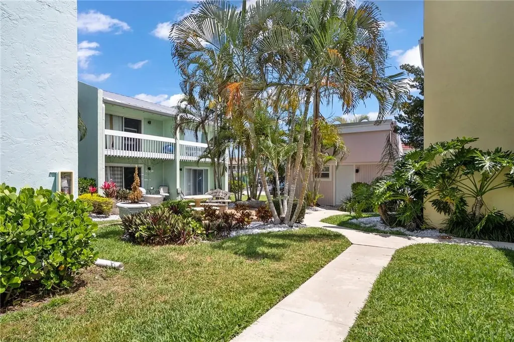 2121 NE 36th Street Lighthouse Point FL 33064