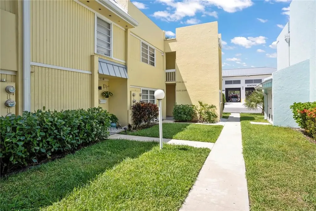 2121 NE 36th Street Lighthouse Point FL 33064