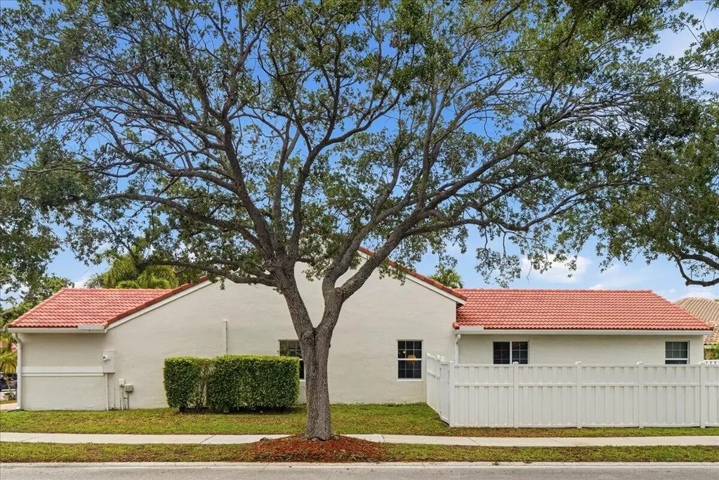 830 Heritage Drive Weston FL 33326