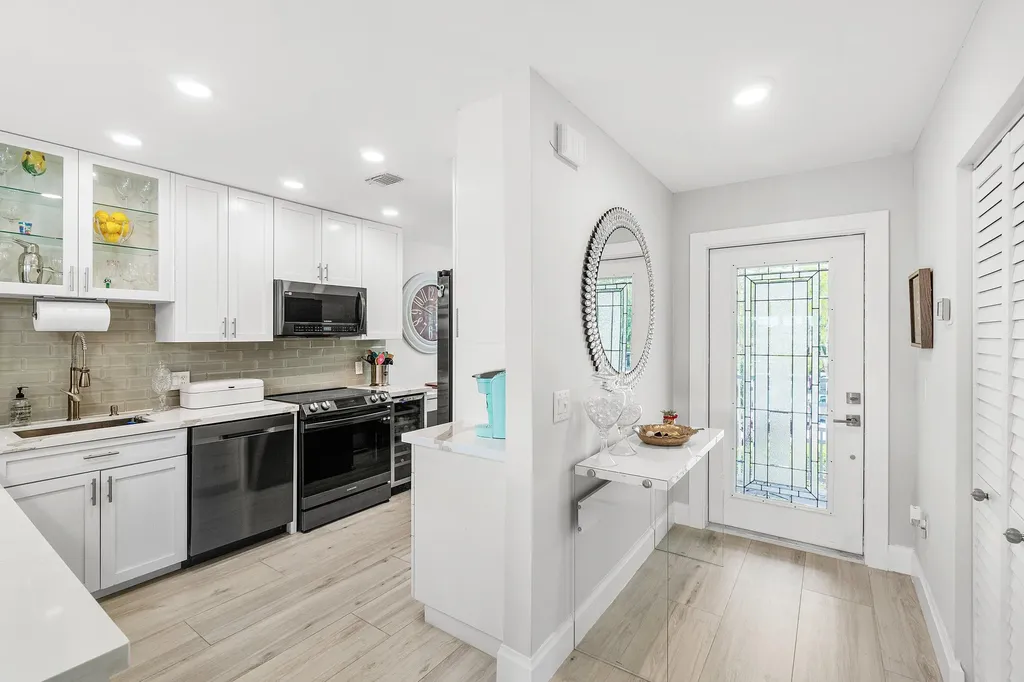 24 Southport Lane Boynton Beach FL 33436