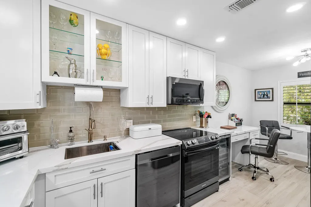 24 Southport Lane Boynton Beach FL 33436