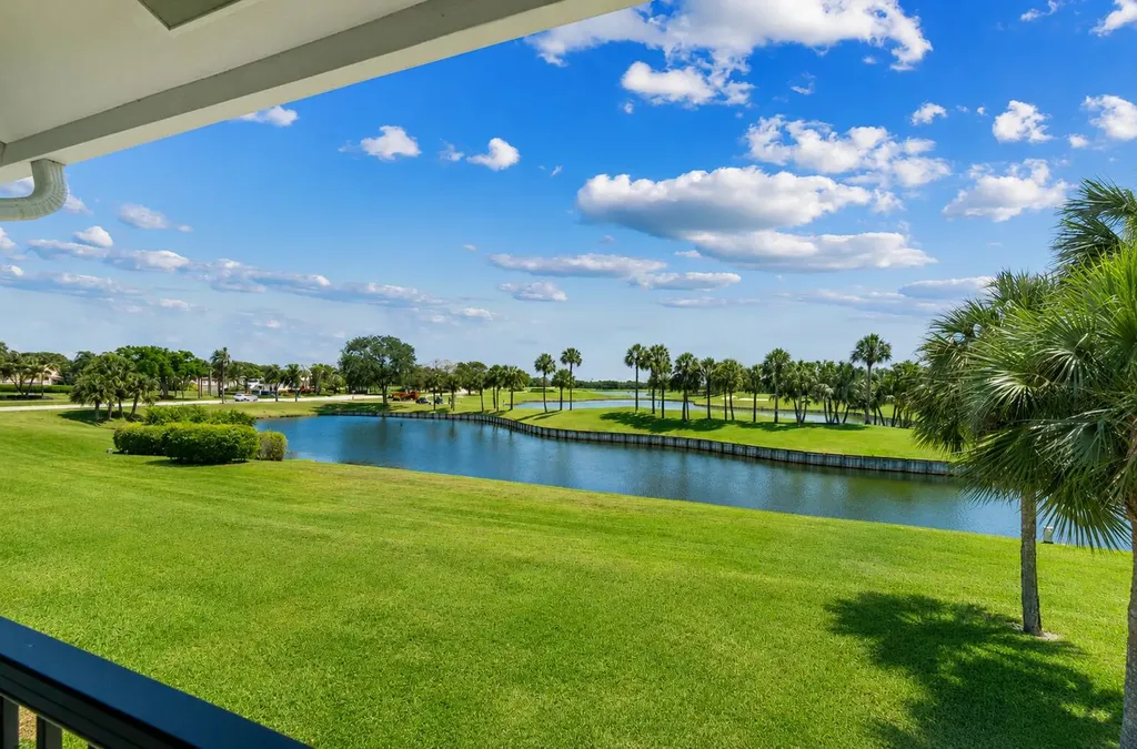 24 Southport Lane Boynton Beach FL 33436