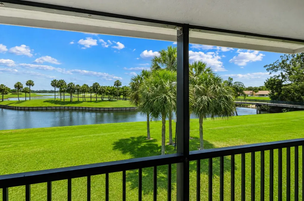 24 Southport Lane Boynton Beach FL 33436