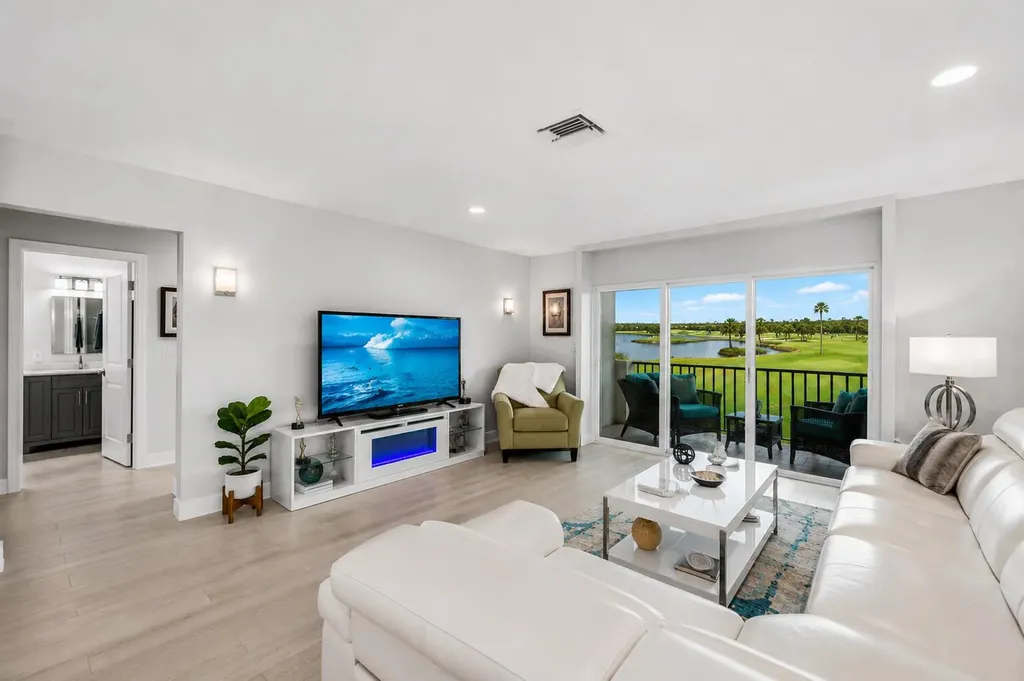 24 Southport Lane Boynton Beach FL 33436