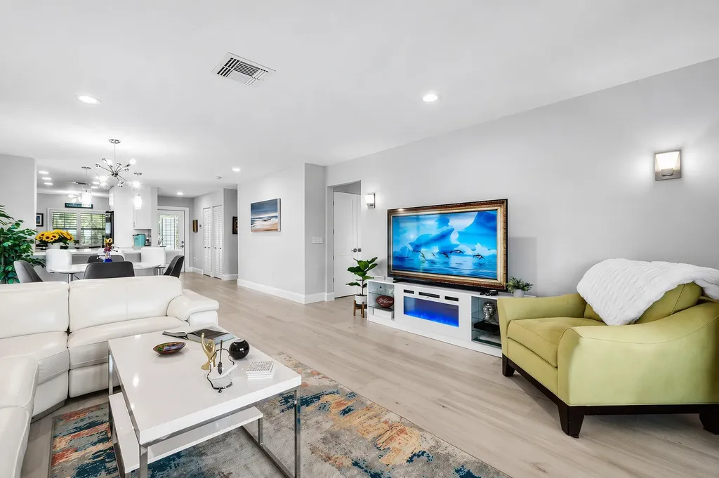 24 Southport Lane Boynton Beach FL 33436